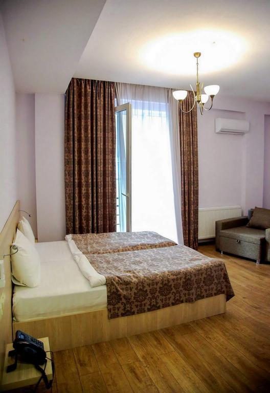 Hotel Feri Tbilissi Extérieur photo