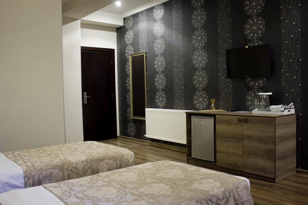 Hotel Feri Tbilissi Extérieur photo